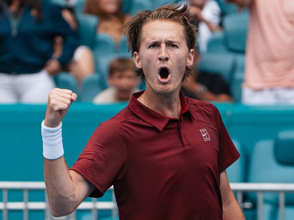 Sebastian Korda Miami 2025 réaction joie célébration poing levé
