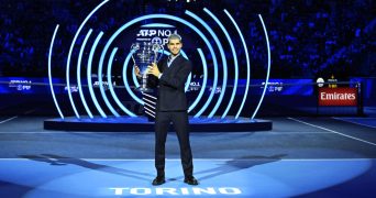 Carlos Alcaraz et son trophée de n°1 mondial